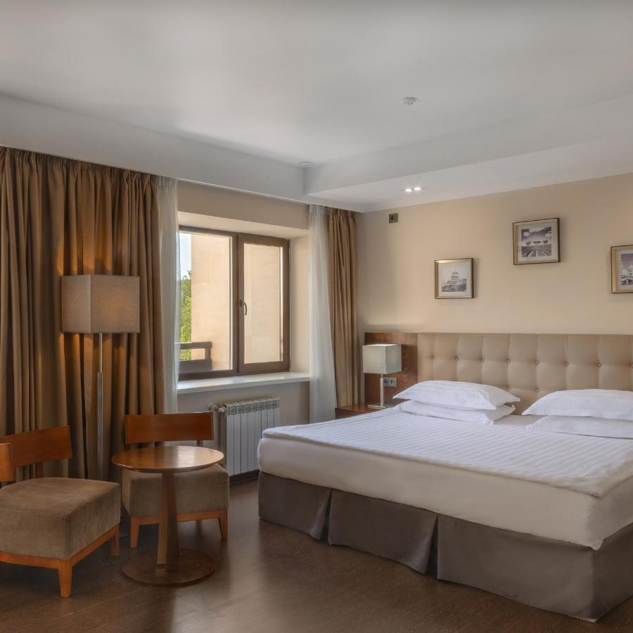 Park House Hotel Barmashino Eksteriør billede