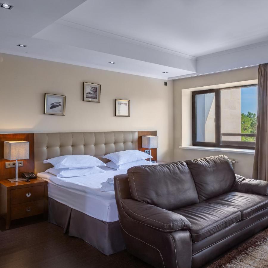 Park House Hotel Barmashino Eksteriør billede