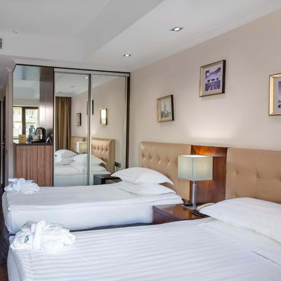 Park House Hotel Barmashino Eksteriør billede